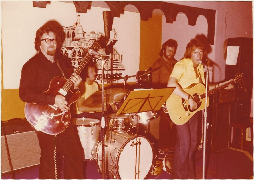 1976 1976